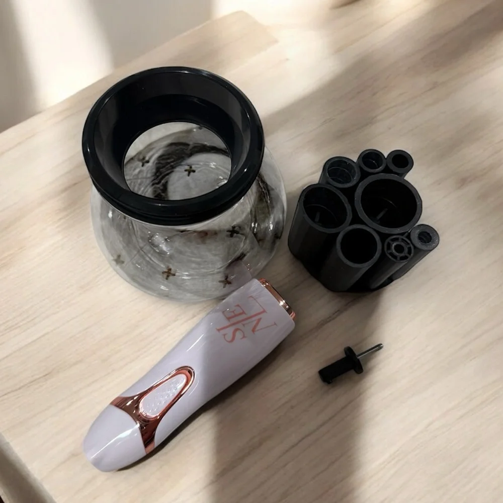 Makeup brush cleaner
